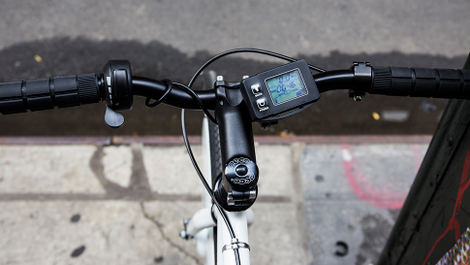 Illustration for article titled Make Any Bike Electric With This Add-On Wheel